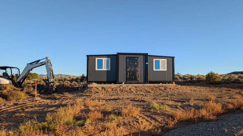 expandable container house;