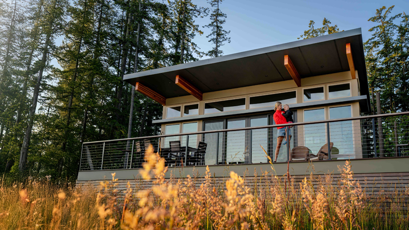 Eco Modular Housing in Tropical Jungle